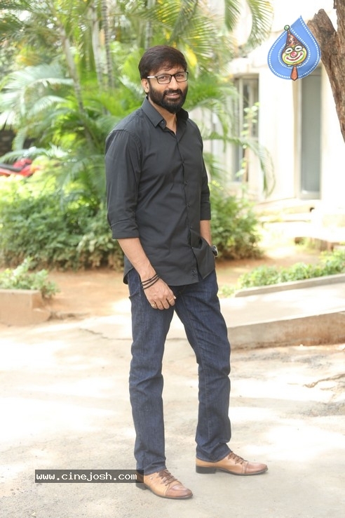 Chanakya Movie Press Meet Photos - 11 / 21 photos