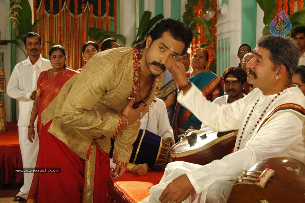 Chandra Movie New Stills - 28 / 29 photos