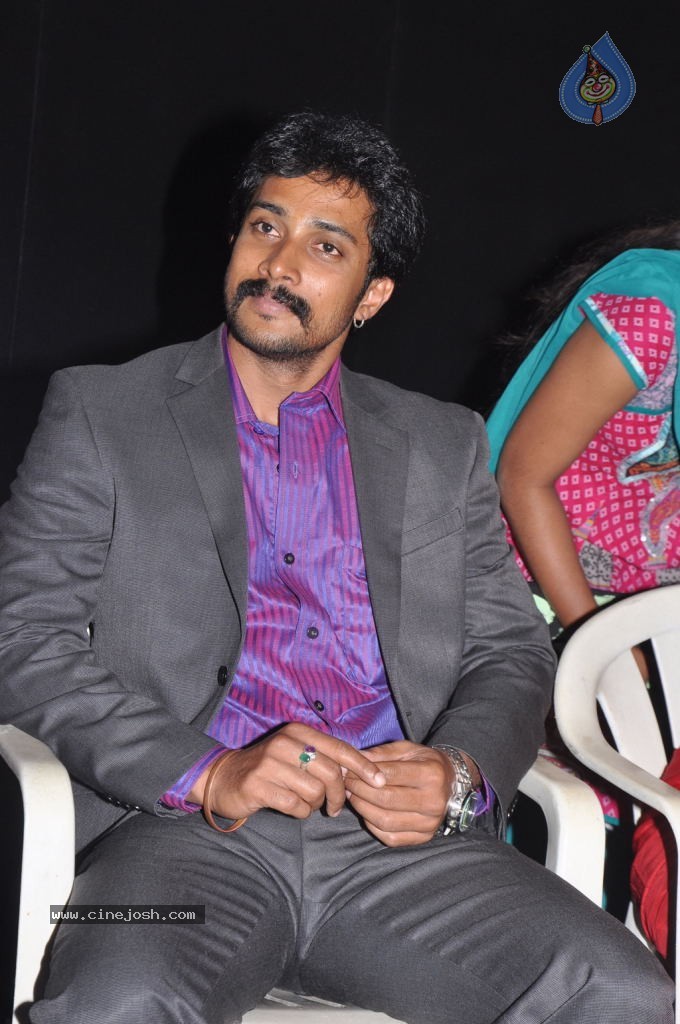 Chandra Tamil Movie Hot Stills - 11 / 39 photos