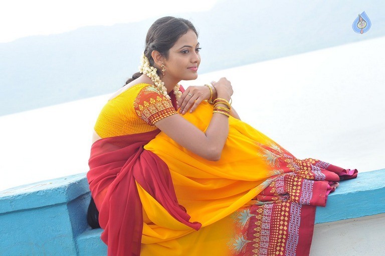 Chandrullo Unde Kundelu Movie Stills - 21 / 92 photos