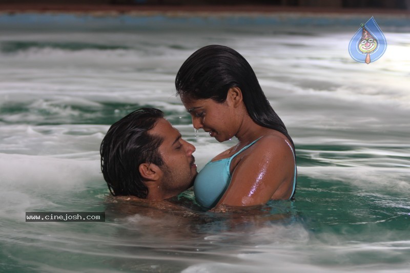 Chapter 6 Movie Stills  - 18 / 107 photos