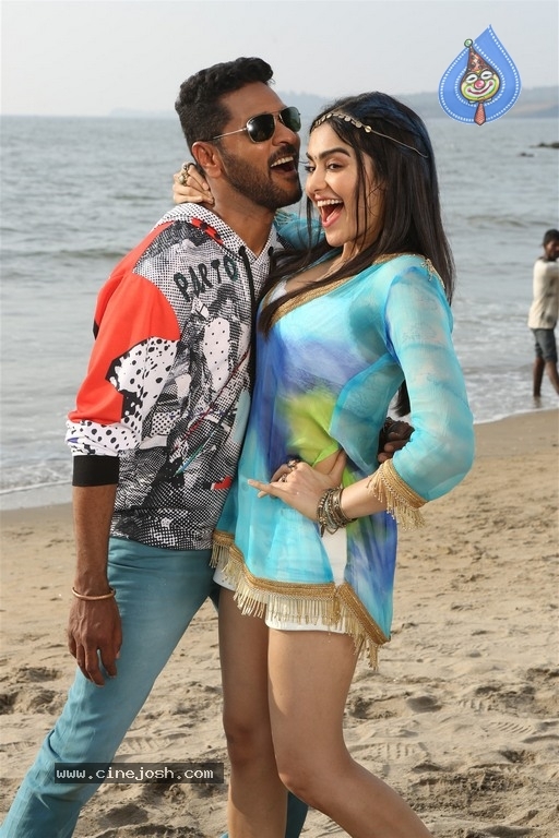 Charlie Chaplin 2 Movie Stills - 36 / 41 photos