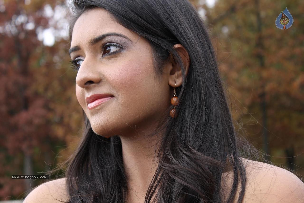 Chase Movie New Stills - 39 / 41 photos