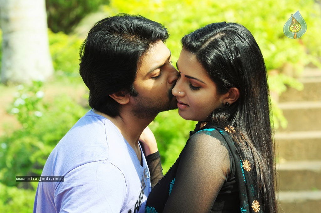 Chatriyavamsam Tamil Movie Stills - 15 / 46 photos