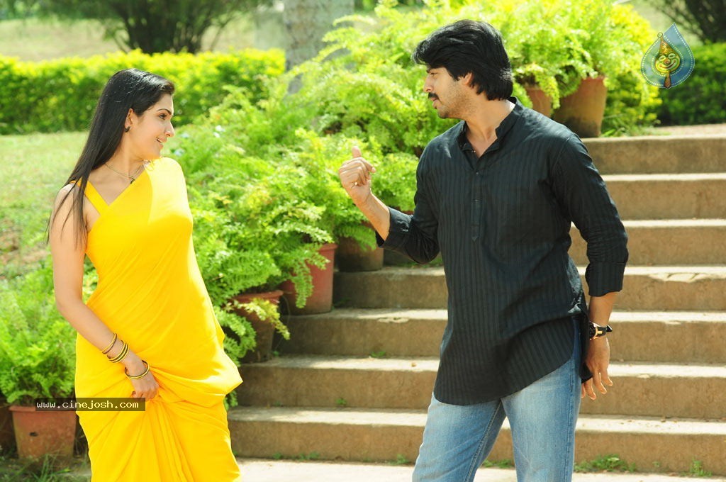 Chatriyavamsam Tamil Movie Stills - 19 / 46 photos