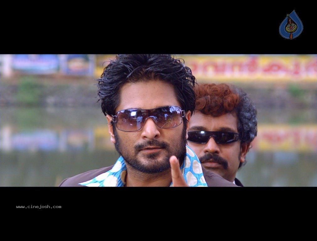 Chatriyavamsam Tamil Movie Stills - 20 / 46 photos