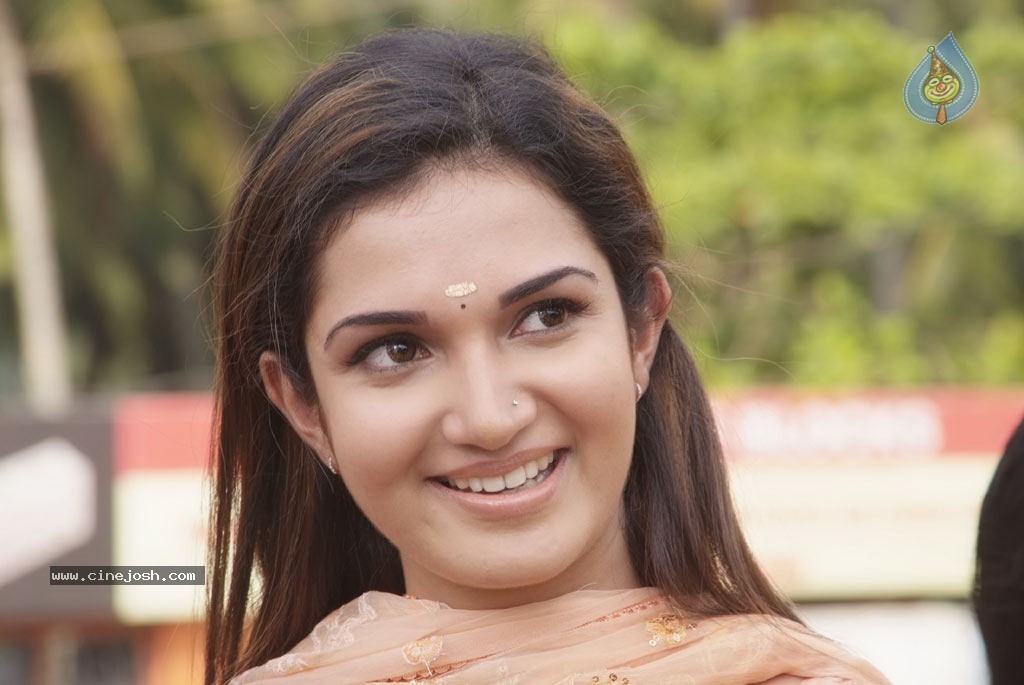 Chatriyavamsam Tamil Movie Stills - 21 / 46 photos