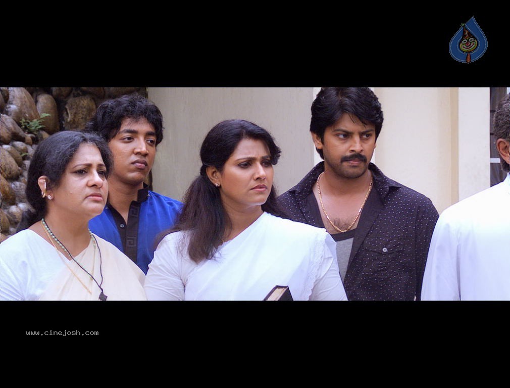 Chatriyavamsam Tamil Movie Stills - 35 / 46 photos