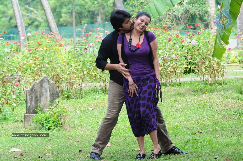 Chatriyavamsam Tamil Movie Stills - 39 / 46 photos