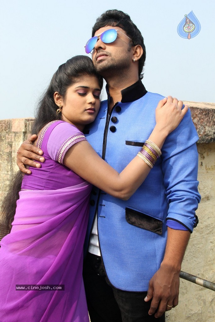 Chatting Movie New Photos - 8 / 62 photos