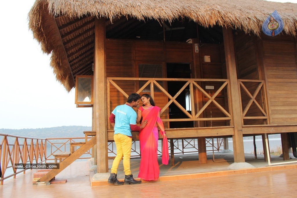 Chatting Movie New Photos - 9 / 62 photos