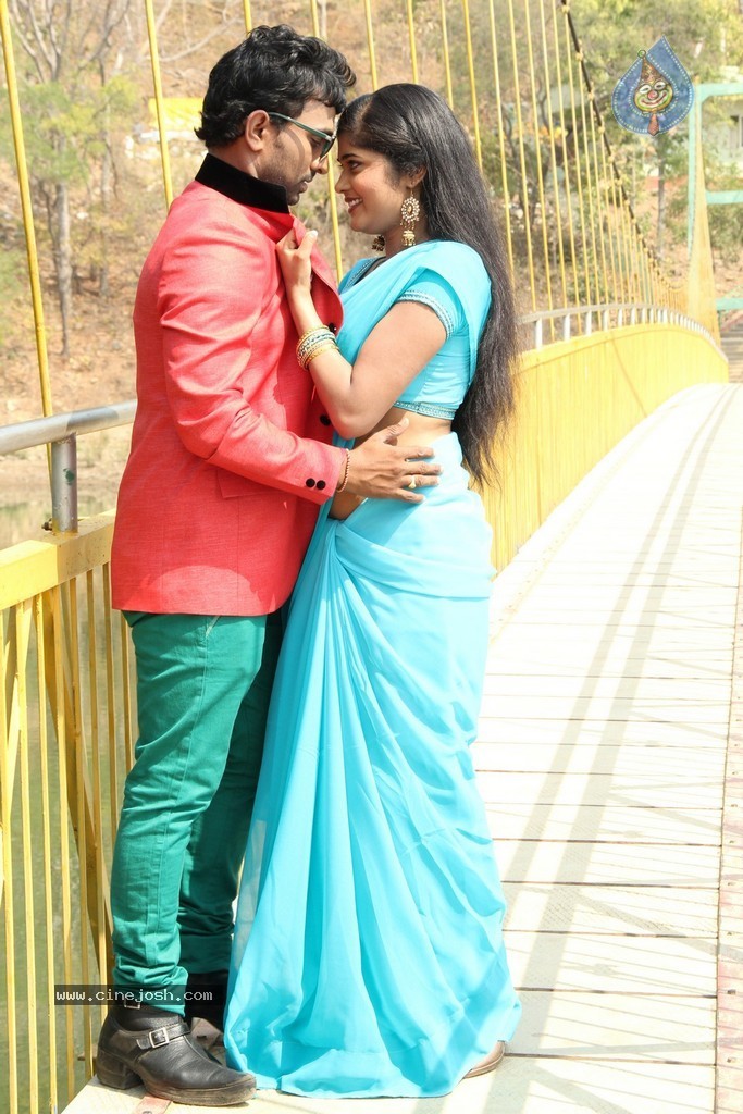 Chatting Movie New Photos - 33 / 62 photos