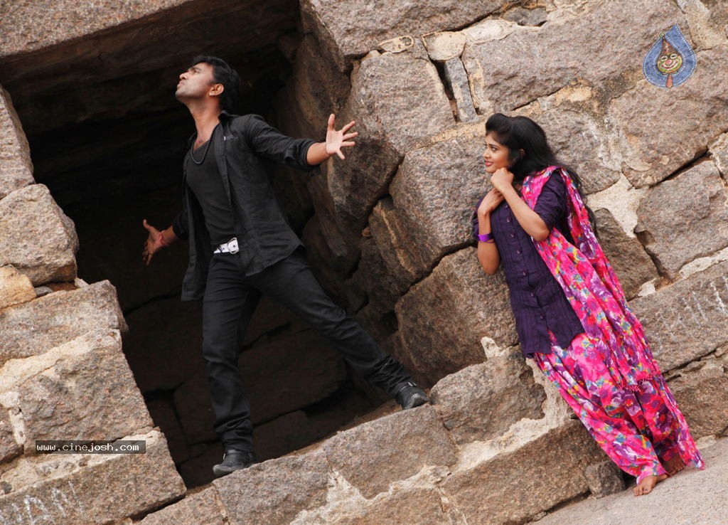 Chatting Movie Stills n Wallpapers - 32 / 38 photos