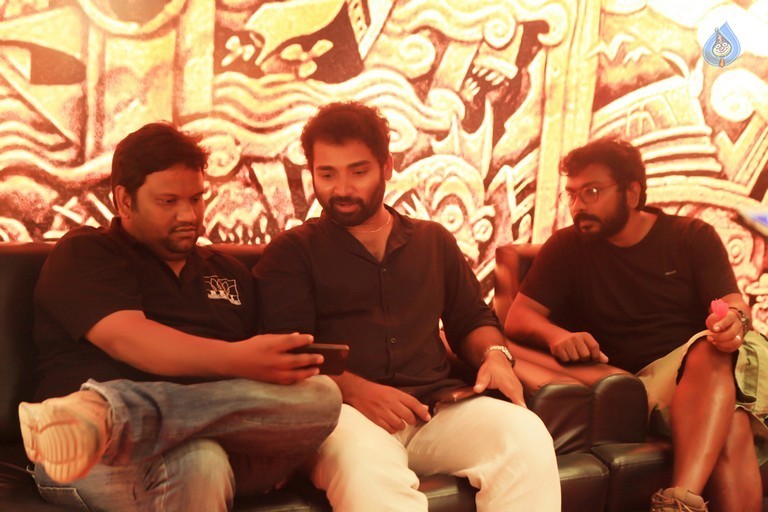 Cheekati Rajyam Working Photos - 7 / 19 photos