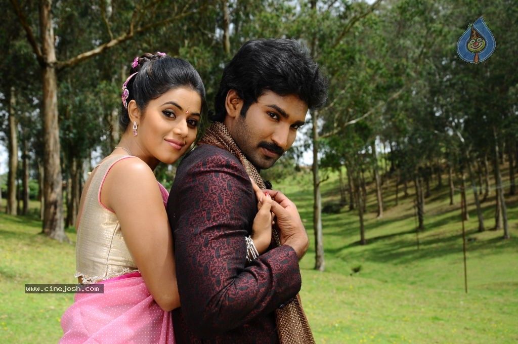 Chelagatam Movie Stills Gallery - 24 / 32 photos