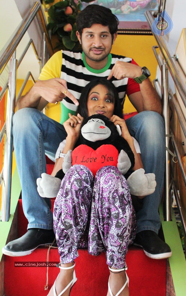 Chemistry Movie Stills and Walls - 37 / 41 photos