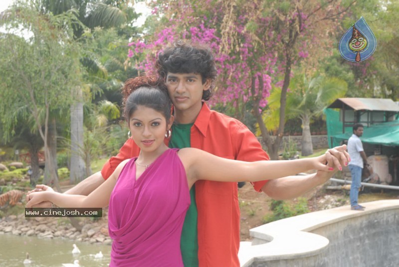 Chetilo Cheyyesi Movie Stills - 15 / 57 photos