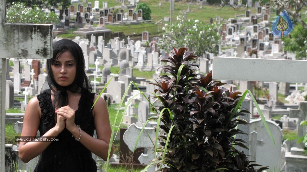 Chikki Mukki Tamil Movie Hot Stills - 9 / 48 photos