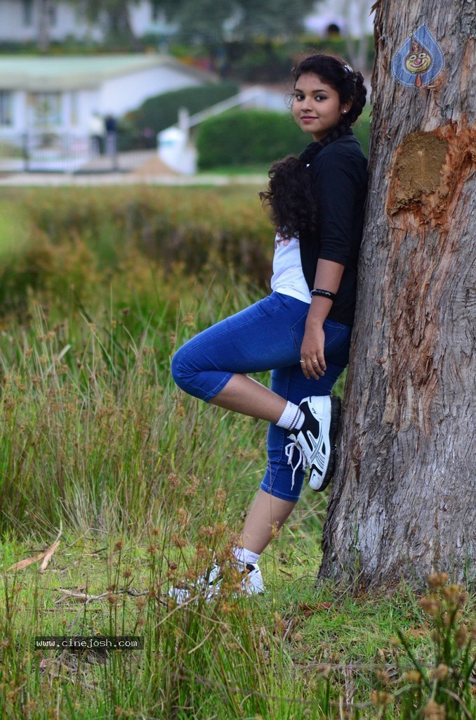 China Chiru Sinna Paraviagal Tamil Movie Stills - 1 / 47 photos