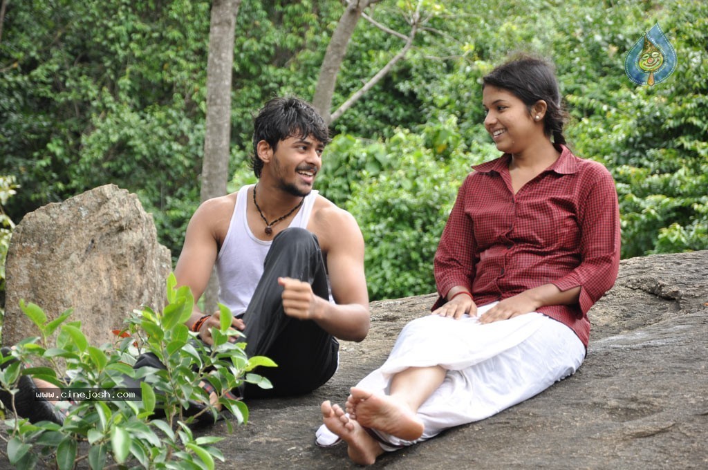 China Chiru Sinna Paraviagal Tamil Movie Stills - 25 / 47 photos