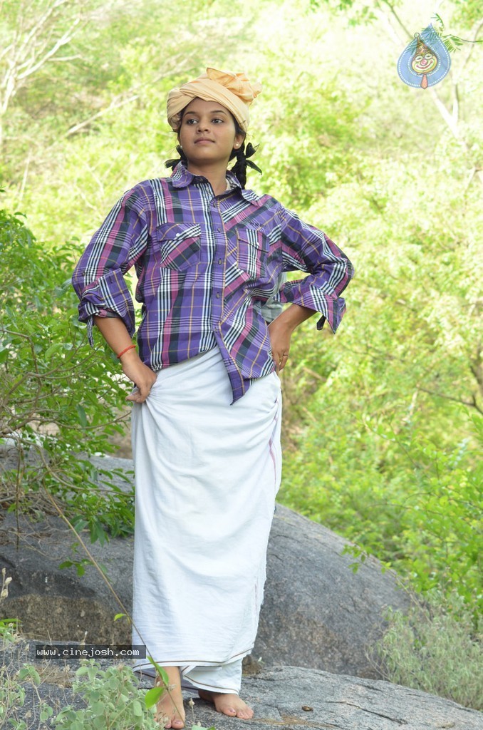 China Chiru Sinna Paraviagal Tamil Movie Stills - 31 / 47 photos