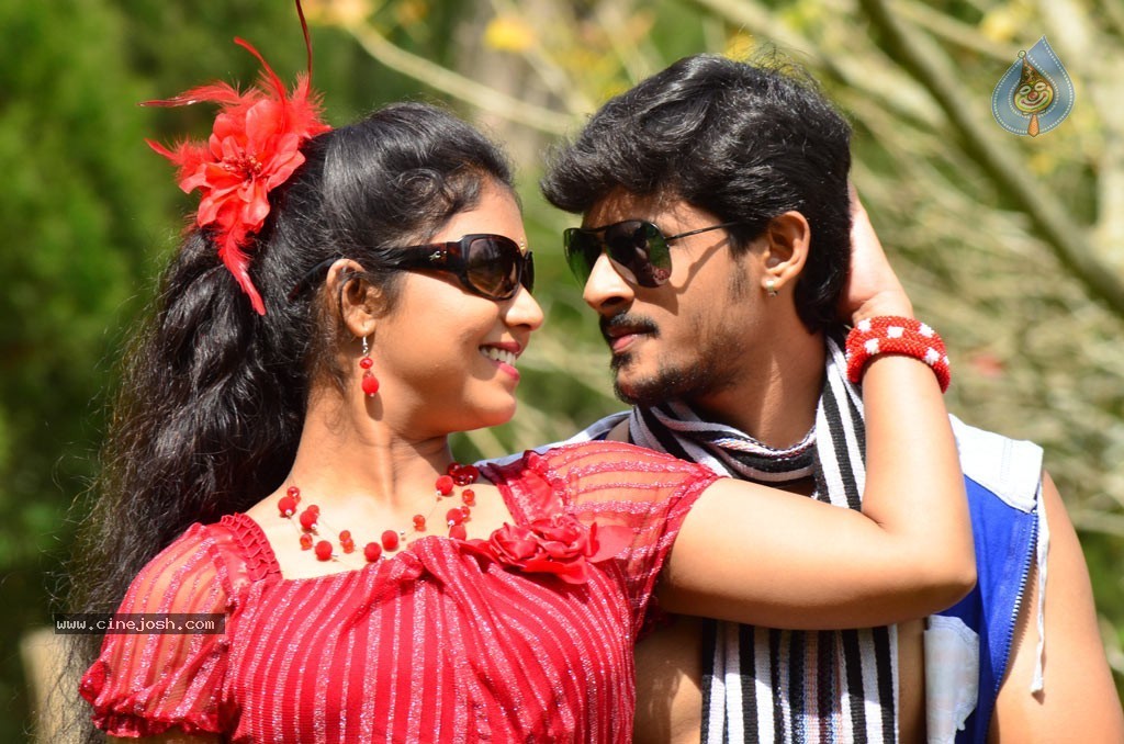 China Chiru Sinna Paraviagal Tamil Movie Stills - 36 / 47 photos
