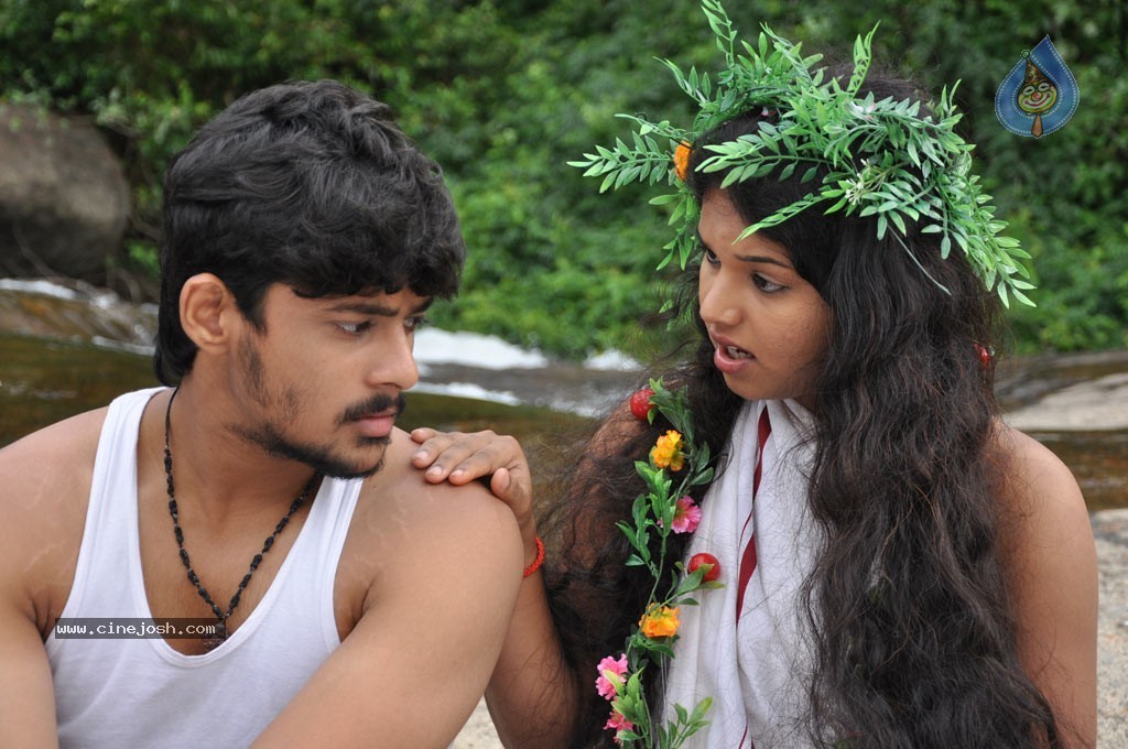 China Chiru Sinna Paraviagal Tamil Movie Stills - 37 / 47 photos