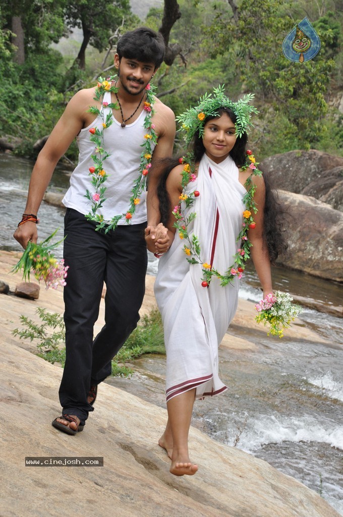 China Chiru Sinna Paraviagal Tamil Movie Stills - 38 / 47 photos
