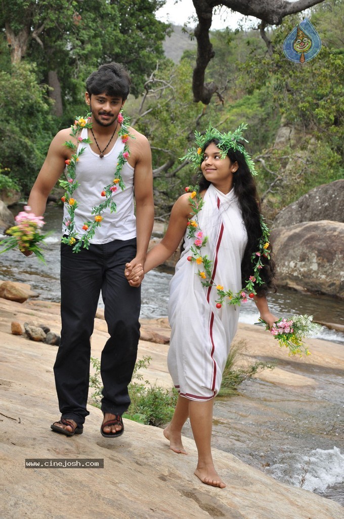 China Chiru Sinna Paraviagal Tamil Movie Stills - 42 / 47 photos