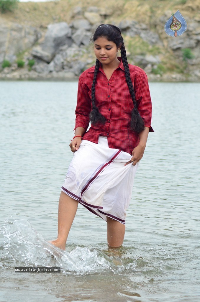 China Chiru Sinna Paraviagal Tamil Movie Stills - 45 / 47 photos