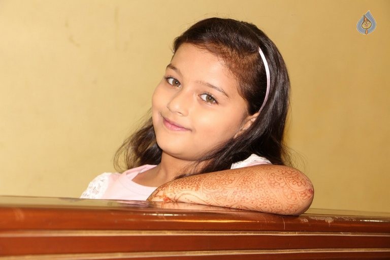 Chiru Godavalu Movie Photos and Posters - 17 / 48 photos