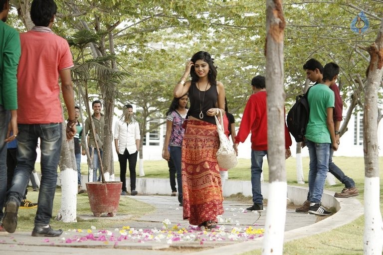 Chiru Godavalu Movie Photos and Posters - 29 / 48 photos