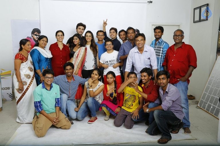 Chiru Godavalu Movie Photos and Posters - 38 / 48 photos