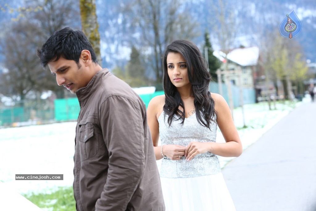 Chirunavvula Chirujallu Movie Stills n Walls - 16 / 42 photos