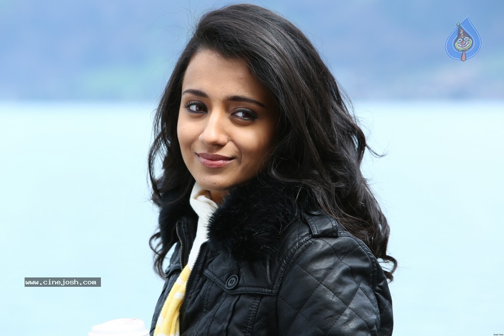 Chirunavvula Chirujallu Movie Stills n Walls - 23 / 42 photos