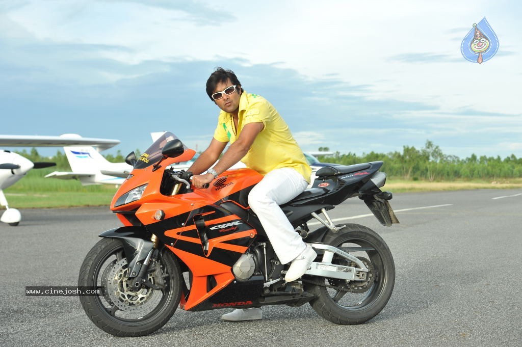 Chukkalanti Ammayi Chakkanaina Abbai Spicy Stills - 43 / 55 photos