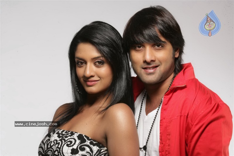 Chukkalanti Ammayi Chakkanaina Abbai Movie Pics - 23 / 36 photos