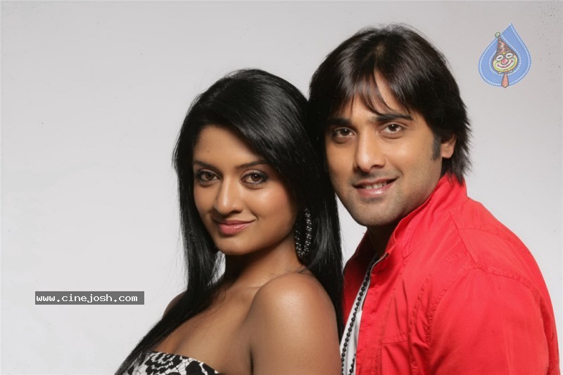 Chukkalanti Ammayi Chakkanaina Abbai Movie Pics - 24 / 36 photos