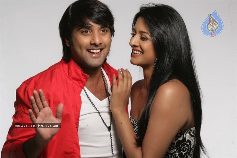 Chukkalanti Ammayi Chakkanaina Abbai Movie Pics - 28 / 36 photos