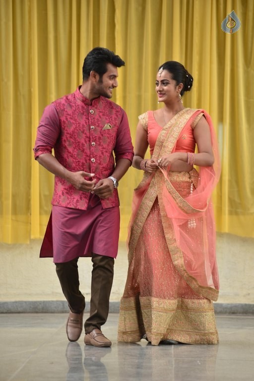 Chuttalabbayi Movie New Photos - 6 / 17 photos