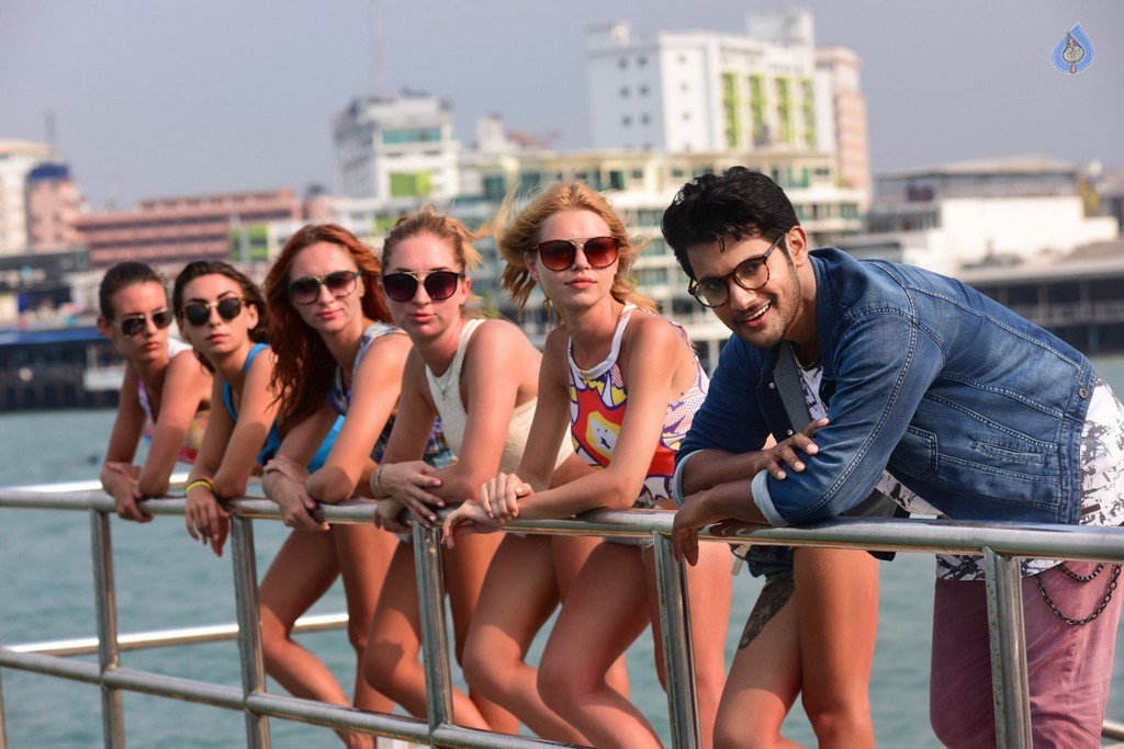 Chuttalabbayi New Photos and Posters - 3 / 15 photos