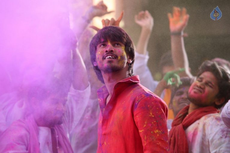 Cinema Choopistha Mava New Pics - 7 / 10 photos