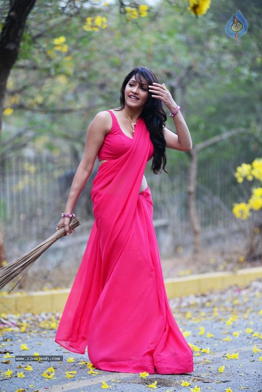 Close Friends Movie New Stills - 7 / 10 photos