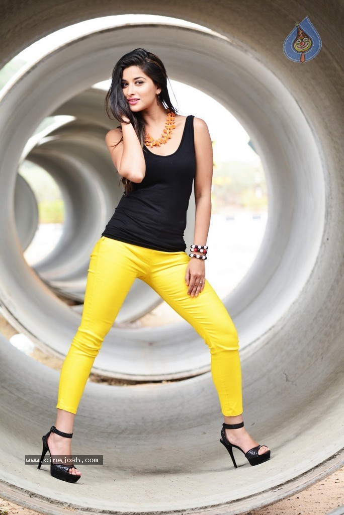 Close Friends Movie Stills - 20 / 27 photos