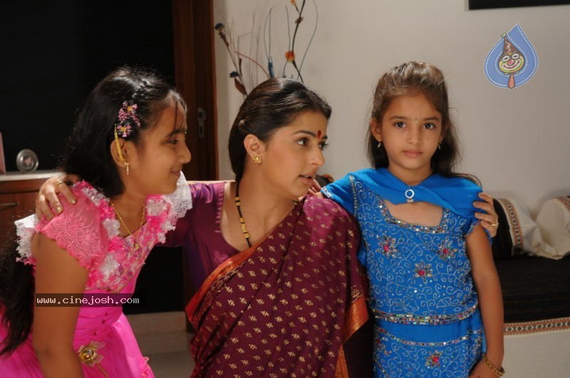 Collector Gari Bharya Movie New Stills - 26 / 56 photos