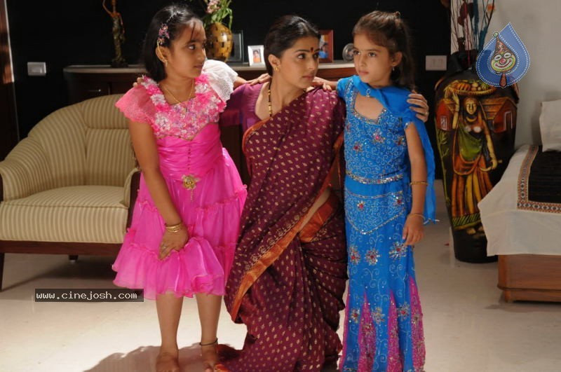 Collector Gari Bharya Movie New Stills - 27 / 56 photos