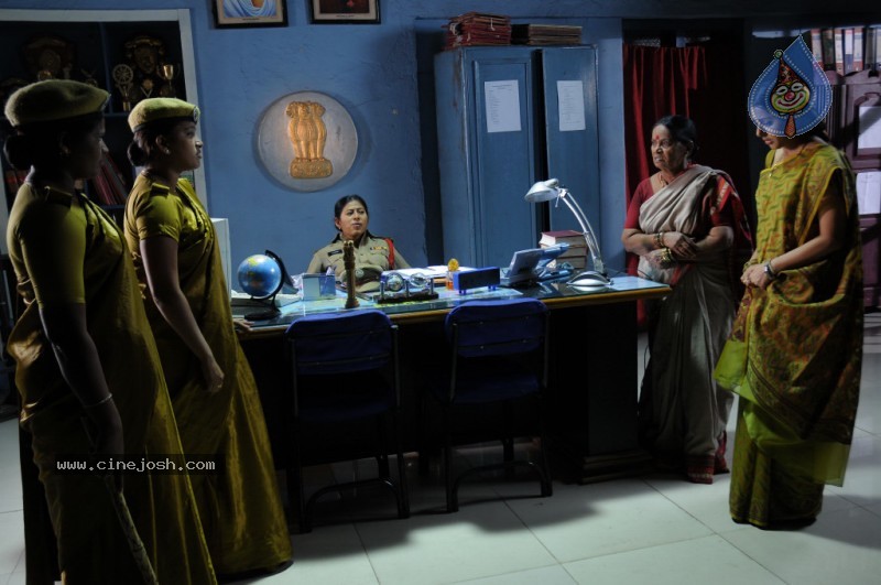 Collector Gari Bharya Movie Stills - 48 / 113 photos