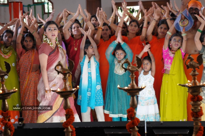 Collector Gari Bharya Movie Stills - 53 / 113 photos