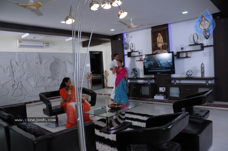 Collector Gari Bharya Movie Stills - 72 / 113 photos