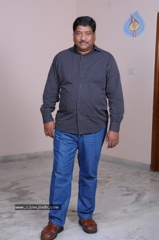 Collector Gari Bharya Movie Working Stills - 34 / 73 photos